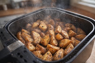 How to Cook Perfectly Crispy Potatoes in an Air Fr...